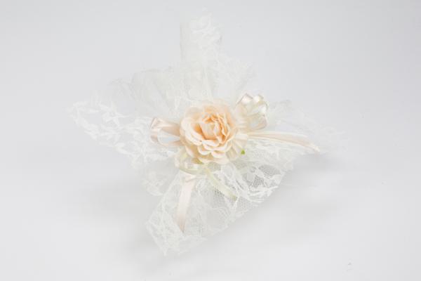 FAZZOLETTO_PIZZO_TULLE_TIRANTE_PANNA