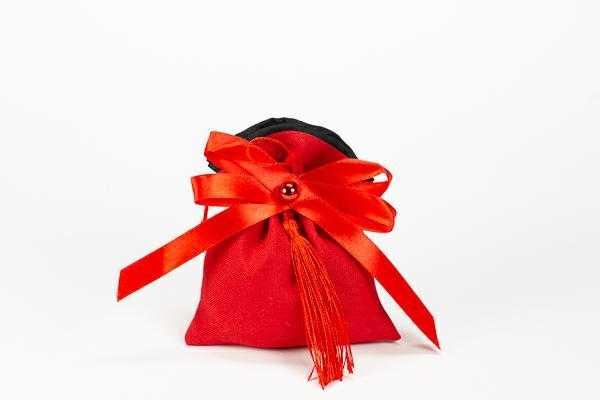 SACCHETTO_LAUREA_ROSSO_CON_FIOCCO_E_NAPPINA